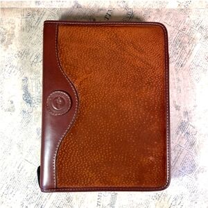 CARBON CAPYBARA Brown Leather Portfolio EUC